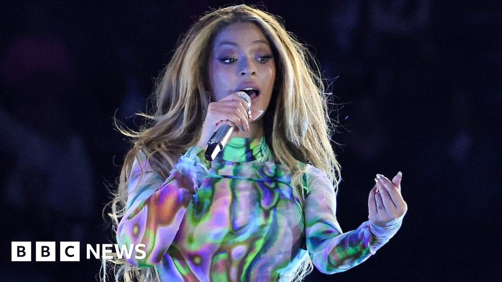 Beyoncé album is missing tracks on vinyl, fans say