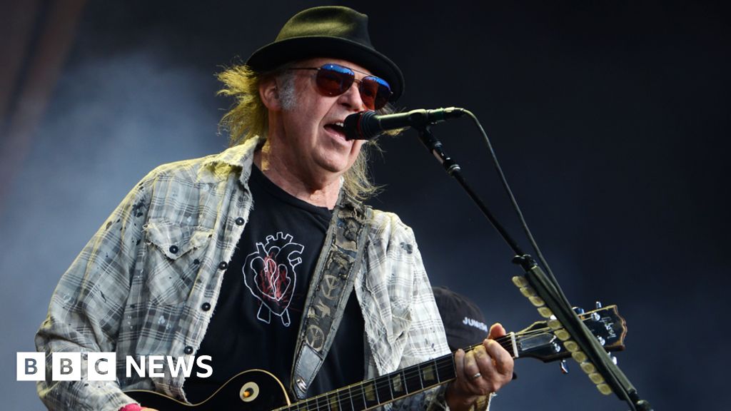 Neil Young to rejoin Spotify after Joe Rogan row