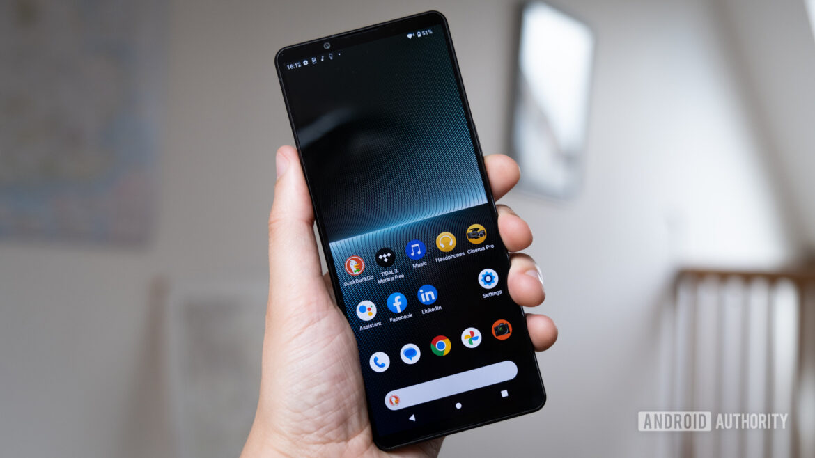 New leak suggests Xperia 1 VI could be shorter and wider due to a key change