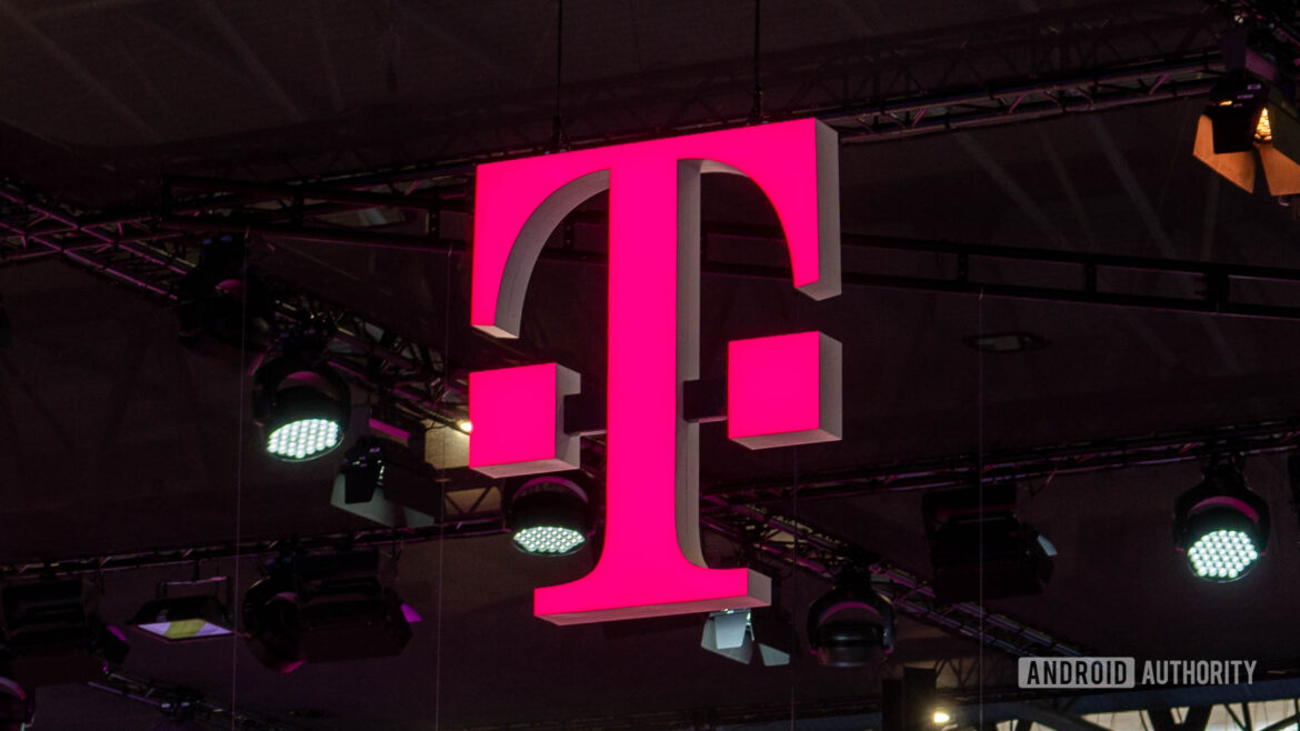 T-Mobile unveils a “Secret Baseball Button” alongside free MLB TV subscription