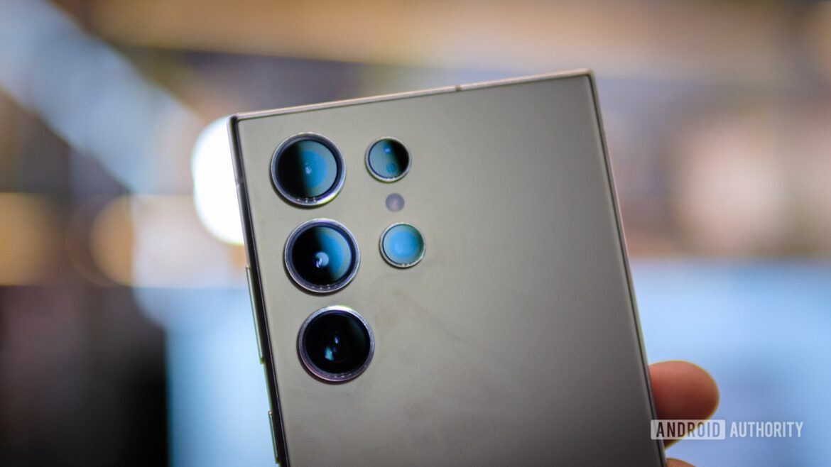 Samsung could bring a new ‘AstroPortrait’ mode to its high-end camera phones (APK teardown)