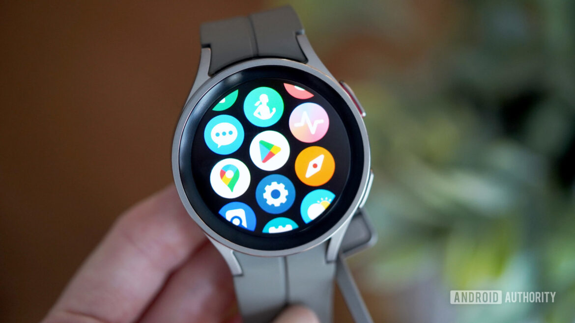 Wear OS poised for growth as Apple Watch shipments expected to dip in 2024